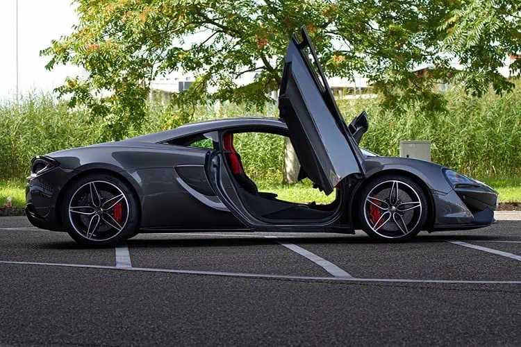 Seitenansicht McLaren 570S in München