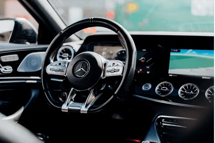 Lenkrad Mercedes AMG GT 43 in Karlsruhe