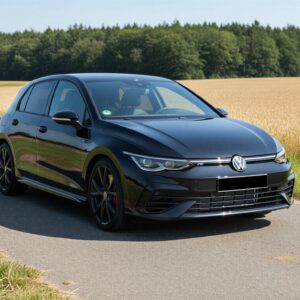 VW Golf 8 R mieten in Einbeck hero