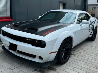 Dodge Challenger V8 mieten in Bonn