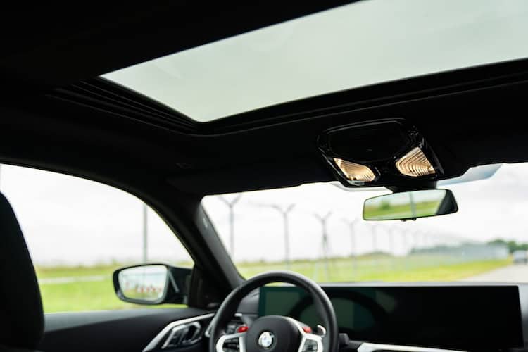 Panoramadach vom BMW M4 Competition LCI in München