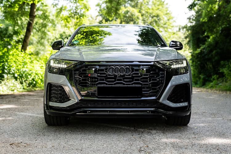 Frontansicht vom Audi RSQ8 im München