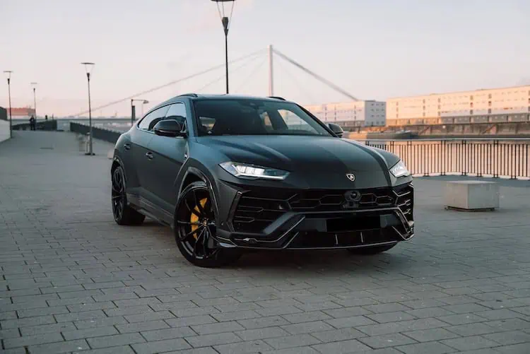 Lamborghini Urus mieten in Ludwigshafen