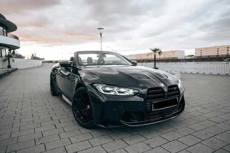 BMW M4 Cabrio vorne rechts