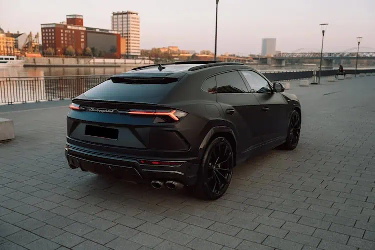 Heckansicht vom Lamborghini Urus in Ludwigshafen