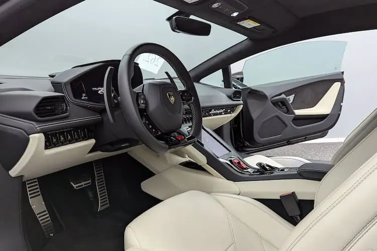 Interior vom Lamborghini Huracan EVO in Stuttgart