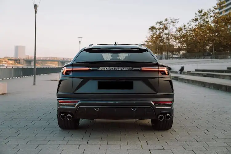 Heckansicht vom Lamborghini Urus in Ludwigshafen