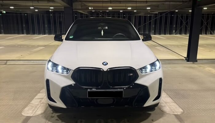 BMW X6 M60i mieten in Frankfurt