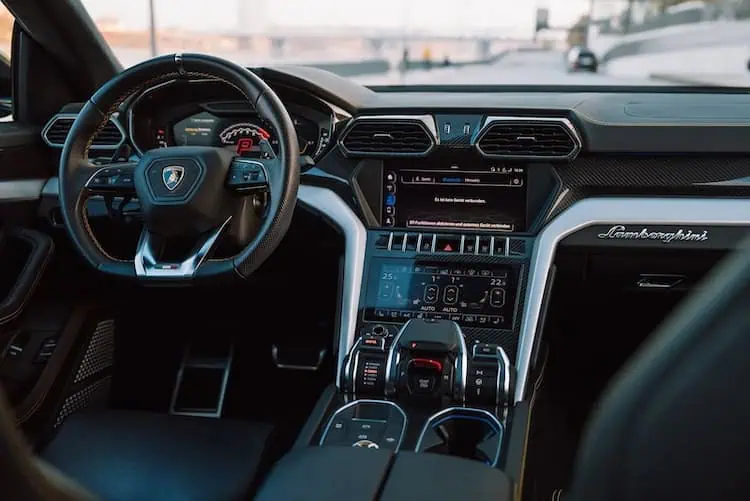 Interior vom Lamborghini Urus in Ludwigshafen