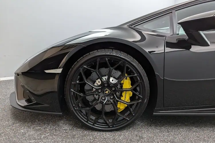 Seitenansicht und Felge vom Lamborghini Huracan EVO in Stuttgart