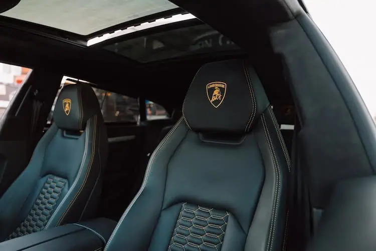 Sitze vom Lamborghini Urus in Ludwigshafen