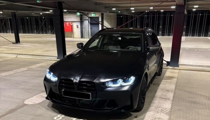 BMW M3 Touring mieten in Frankfurt