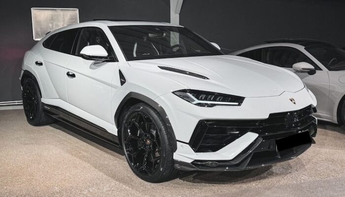 Lamborghini Urus Performante mieten in Hamburg