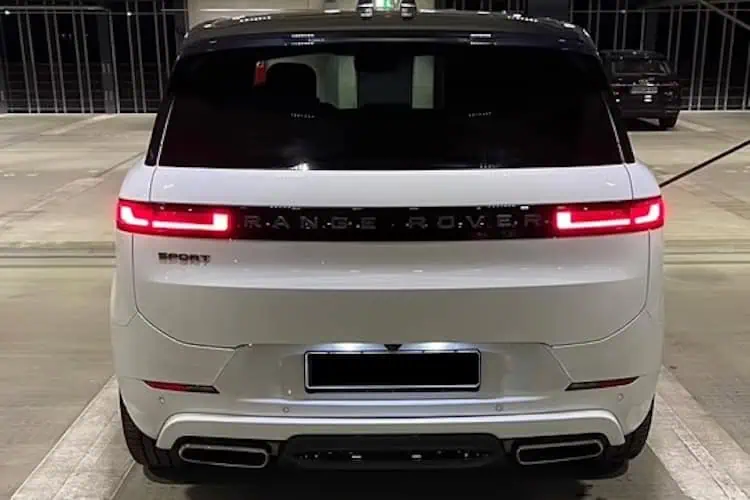 Heckansicht vom Range Rover Sport in Frankfurt