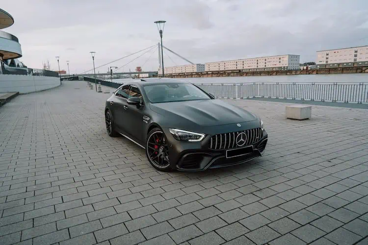 Mercedes AMG GT 63 vorne rechts