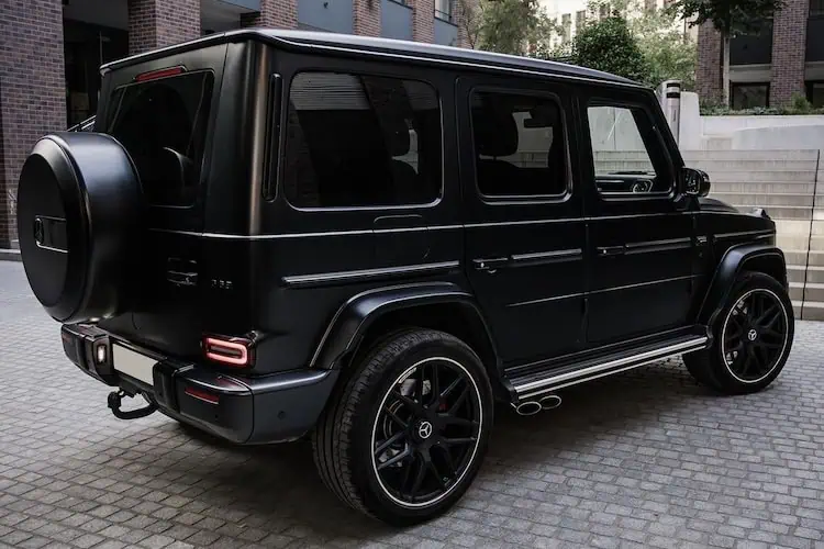 seitenansicht hinten vom Mercedes G63 AMG in Trier