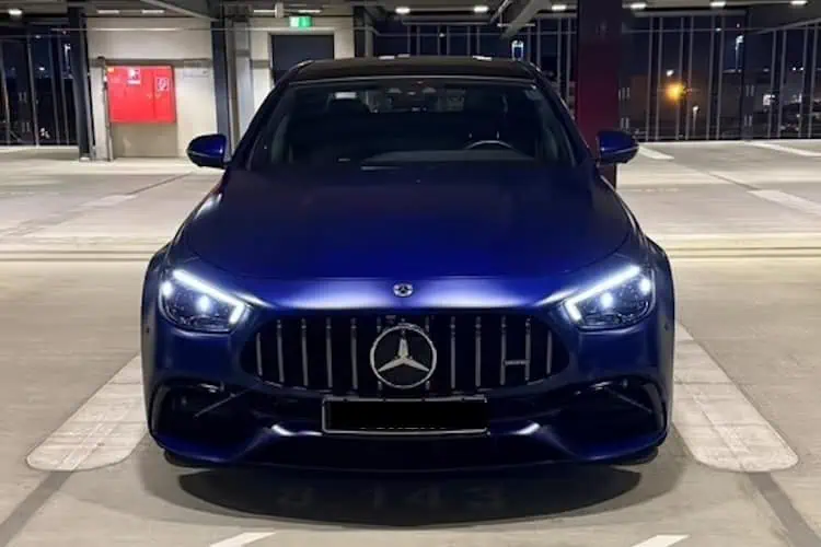 frontansicht vom Mercedes E63 AMG in Frankfurt