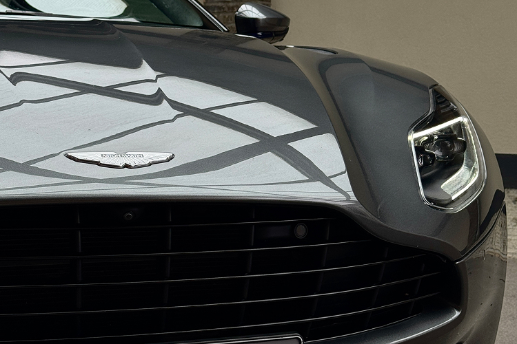 Front Aston Martin DB11