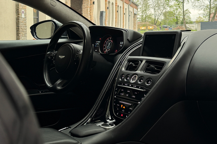 Interior Aston Martin DB11 mieten