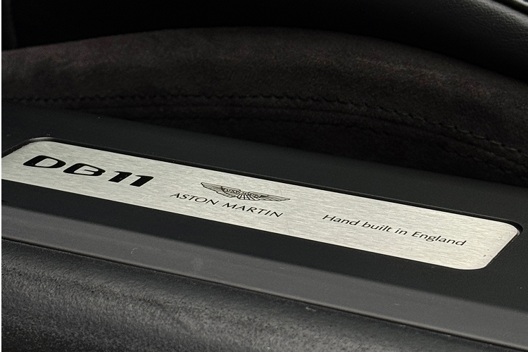 Logo lang Aston Martin DB11
