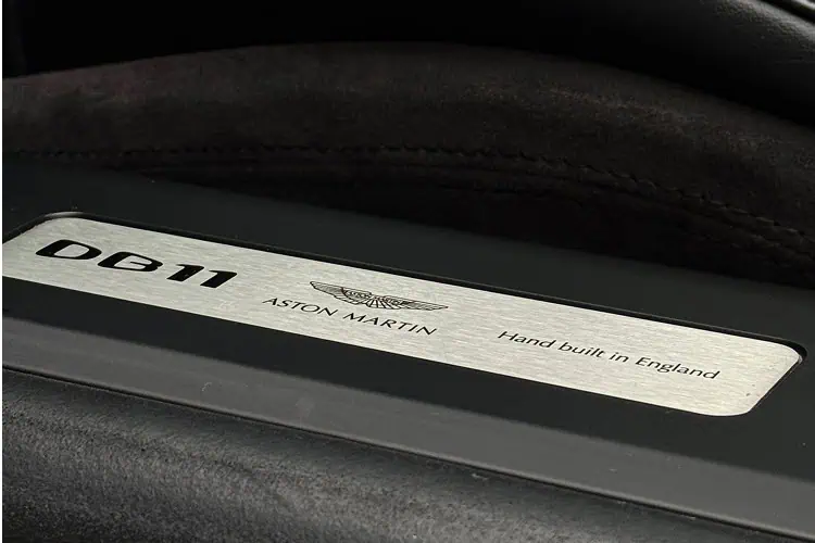 Logo lang Aston Martin DB11