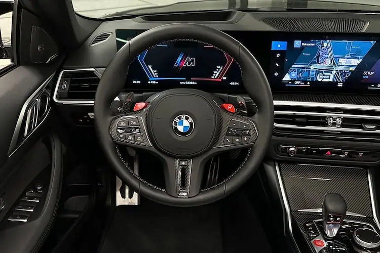 Interior vom BMW M4 Competition Cabrio in München