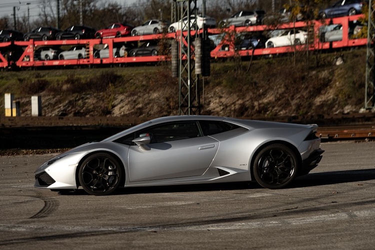 Seitenansicht vom Lamborghini Huracan in München