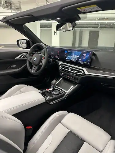 Interior vom BMW M4 Competition Cabrio in München