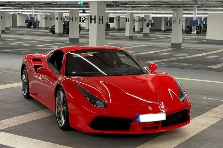 frontansicht vom Ferrari 488 Spider in München