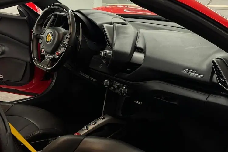 Interior vom Ferrari 488 Spider in München