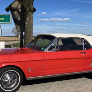 Seitenansicht vom Ford mustang Oldtimer in München