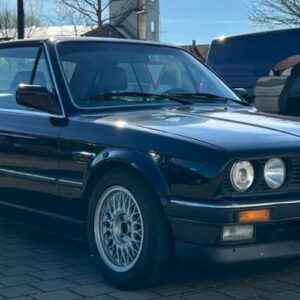 Frontansicht vom BMW 320i Cabrio Oldtimer in München