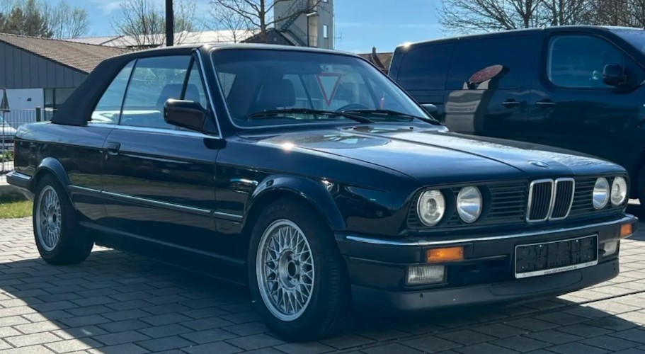 Frontansicht vom BMW 320i Cabrio Oldtimer in München