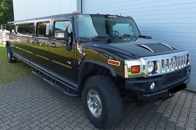 Frontansicht von Hummer H2 Stretchlimo in Dortmund