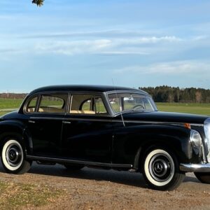 Mercedes-Benz 300 Adenauer mieten in München