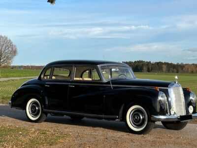 Mercedes-Benz 300 Adenauer mieten in München