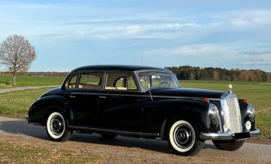 Mercedes-Benz 300 Adenauer mieten in München