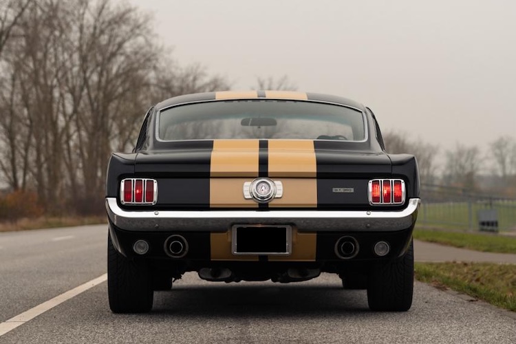 Heckansicht vom Ford Mustang Fastback in Hamburg