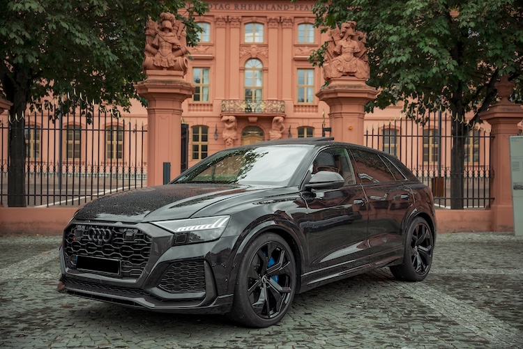 Audi RSQ8 mieten in Frankfurt