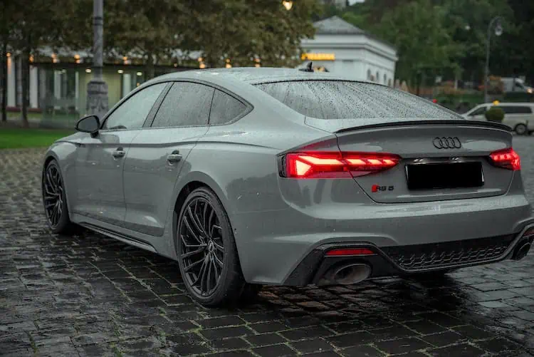 Seitenansicht hinten vom Audi RS5 ABT in Frankfurt