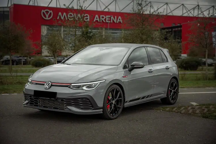Golf 8 GTI Clubsport mieten in Frankfurt