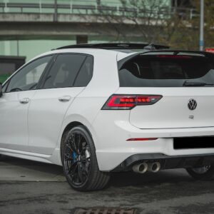 Heckansicht vom Golf 8 R in Frankfurt