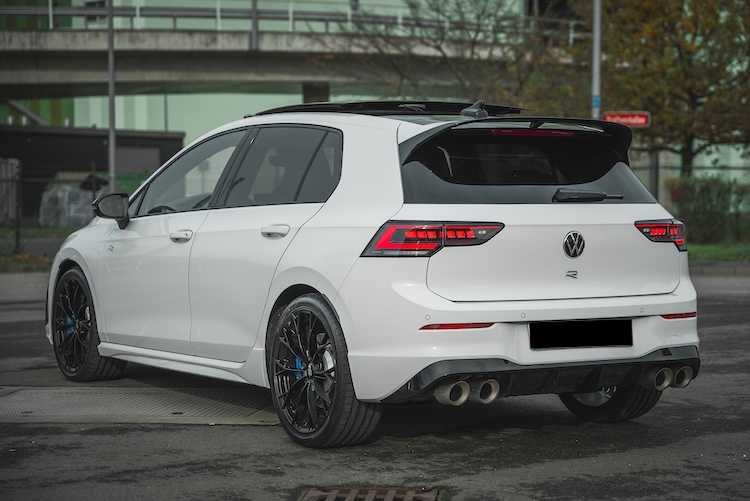 Heckansicht vom Golf 8 R in Frankfurt