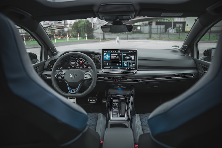 Innenraum vom Golf 8 R in Frankfurt