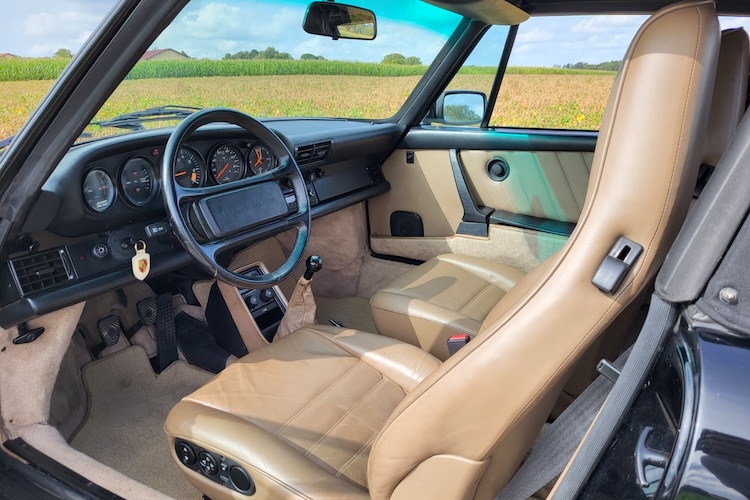 Innenraum vom Porsche 911 3.2 Cabrio in München