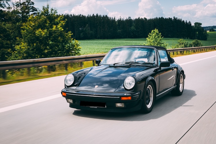 Frontansicht vom Porsche 911 3.2 Cabrio in München