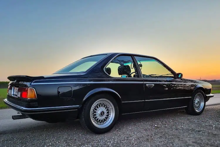 Seitenansicht vom BMW 635 CSi E24 in München