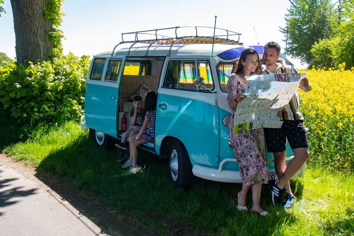 Seitenansicht vom VW Bulli T1 Camper in Flensburg