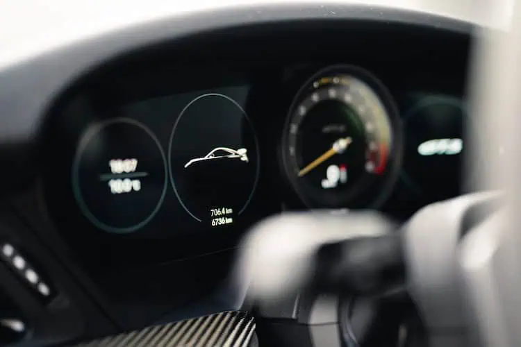Display Fahrer vom Porsche 911 GT3 in Stuttgart