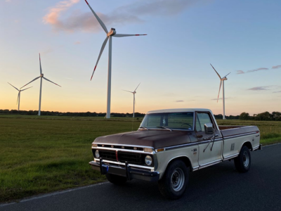 Seitenansicht vom Ford F 250 Pickup Truck in Flensburg